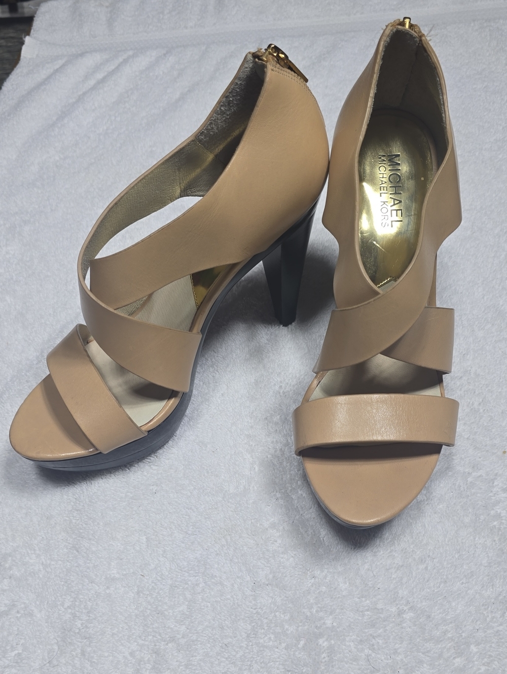 EUC MK Elena Platforms